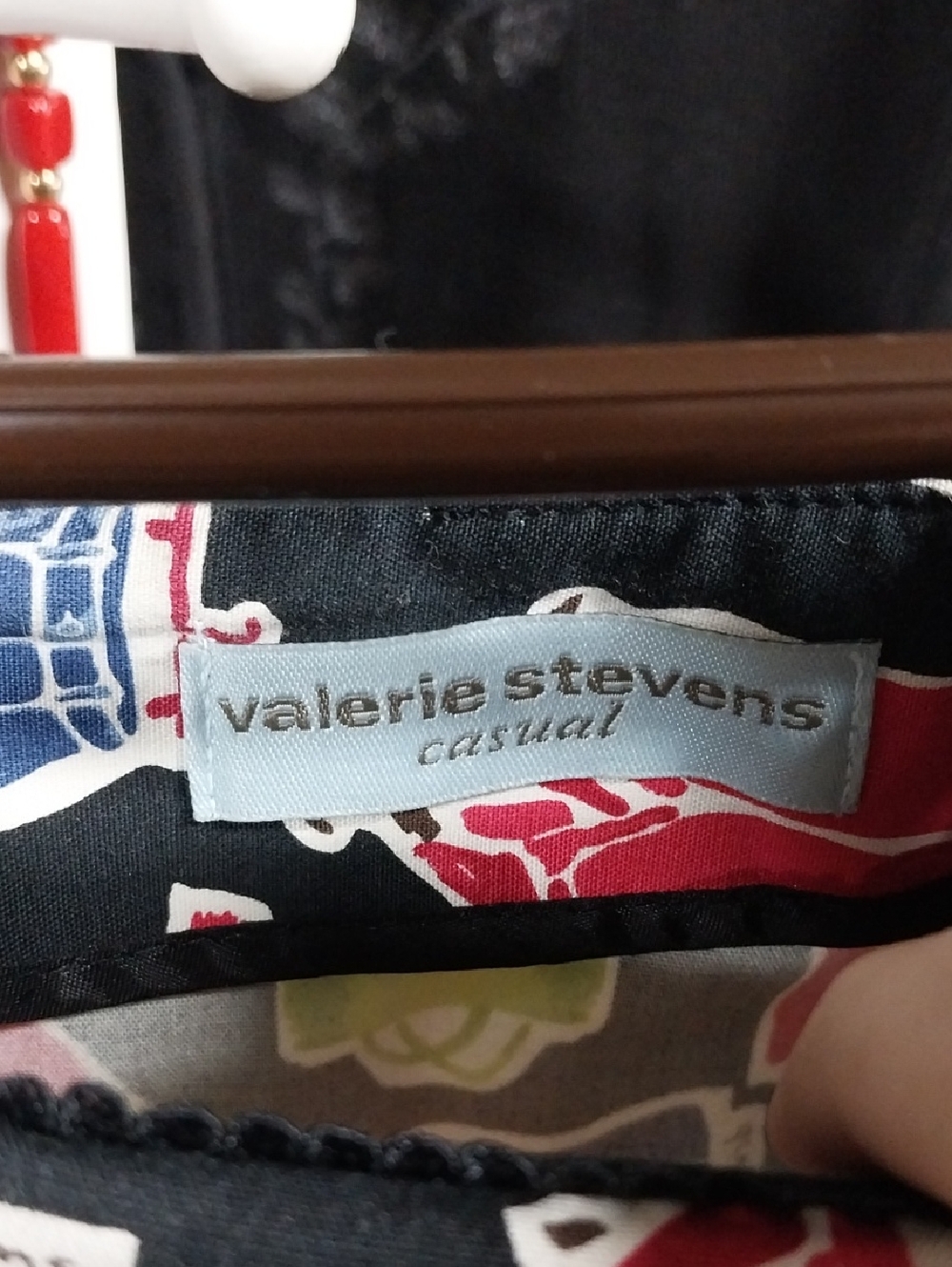 Valerie Stevens Black A-Line Skirt with Red, Blue, Green & Orange Wardrobe Print - Picture 2 of 4